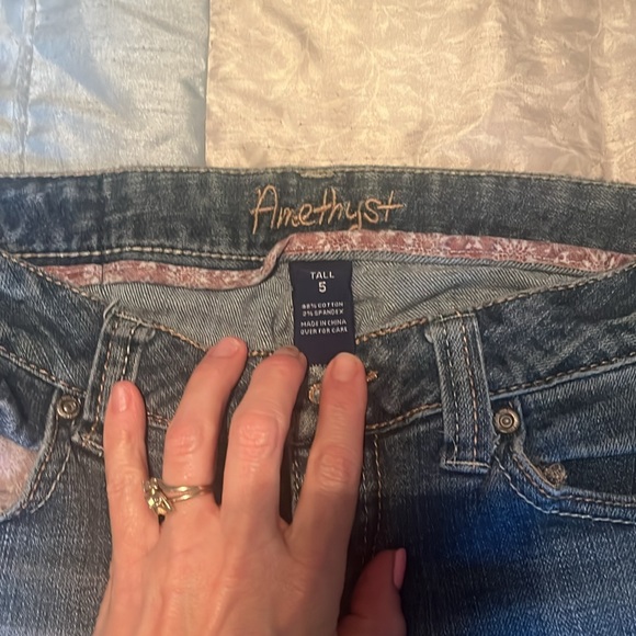 Amethyst, low rise, tall skinny jeans. Light stretch. - Picture 3 of 3